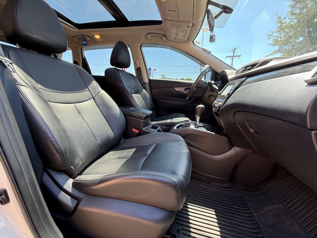 2015 Nissan Rogue Image 11