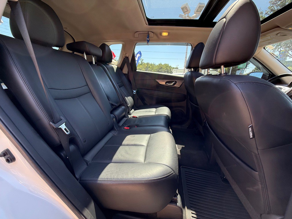 2015 Nissan Rogue Image 12