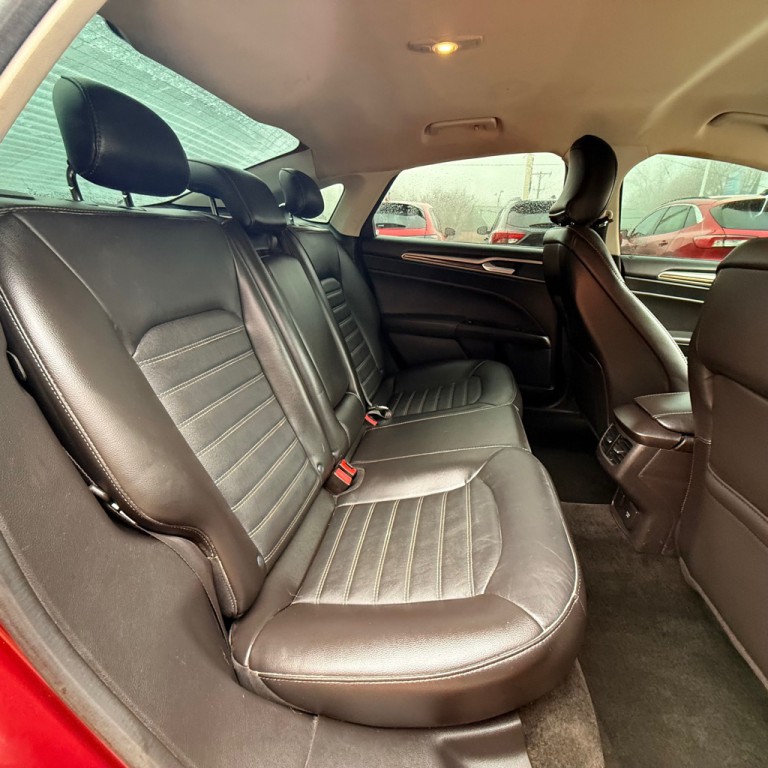 2016 Ford Fusion Image 12