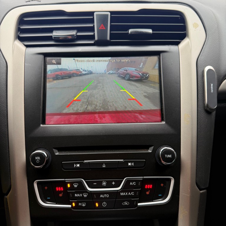 2016 Ford Fusion Image 17