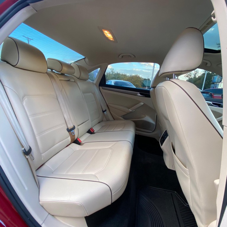 2018 Volkswagen Passat Image 12