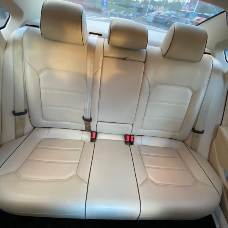 2018 Volkswagen Passat Image 13