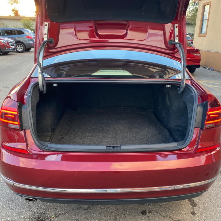 2018 Volkswagen Passat Image 15