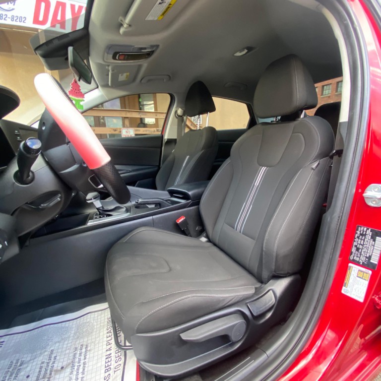 2023 Hyundai Elantra Image 9