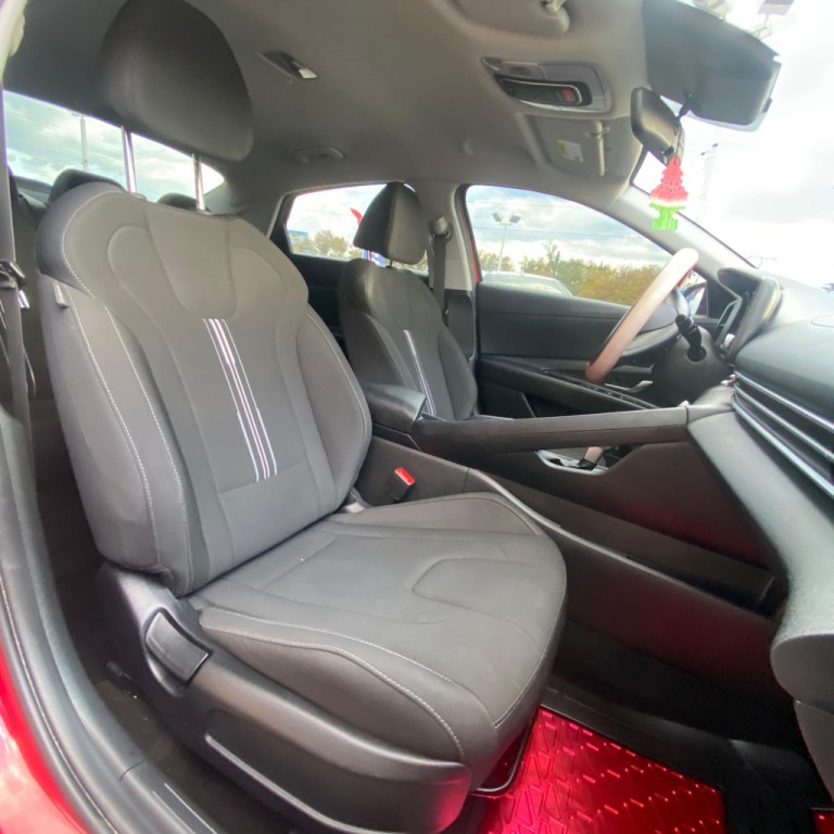 2023 Hyundai Elantra Image 11