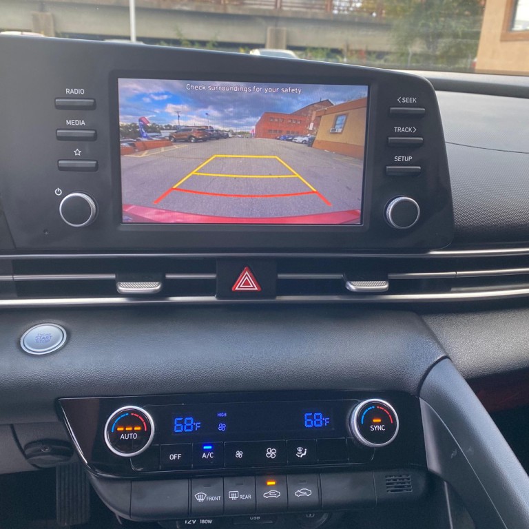 2023 Hyundai Elantra Image 17