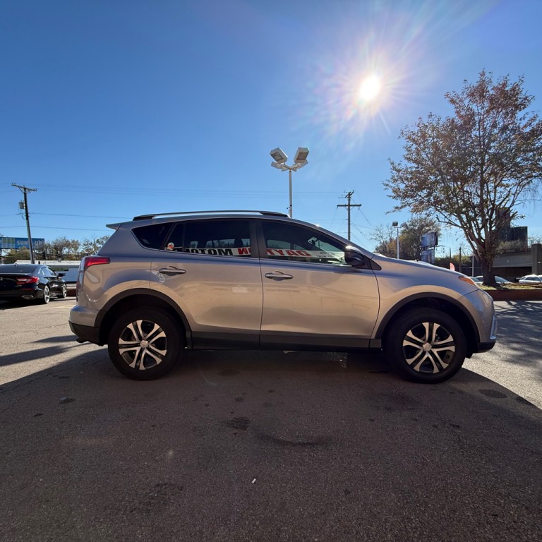 2018 Toyota Rav4 Image 4