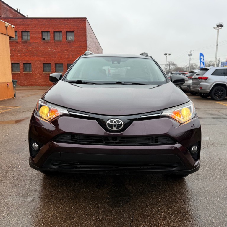2017 Toyota Rav4 Image 2