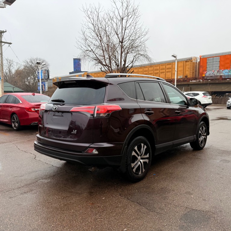 2017 Toyota Rav4 Image 5