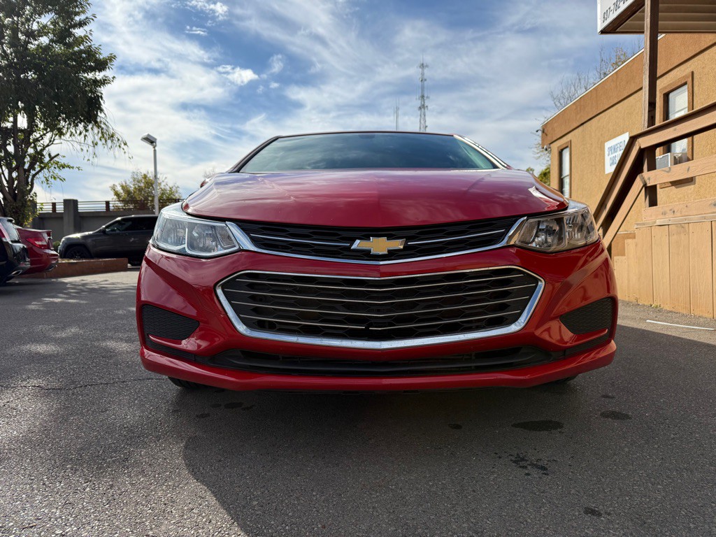 2017 Chevrolet Cruze Image 2