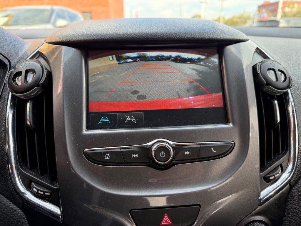 2017 Chevrolet Cruze Image 16