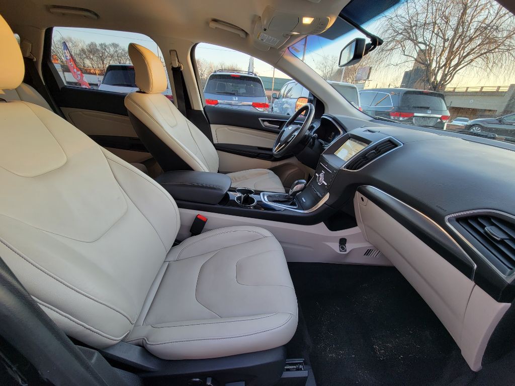2017 Ford Edge Image 10