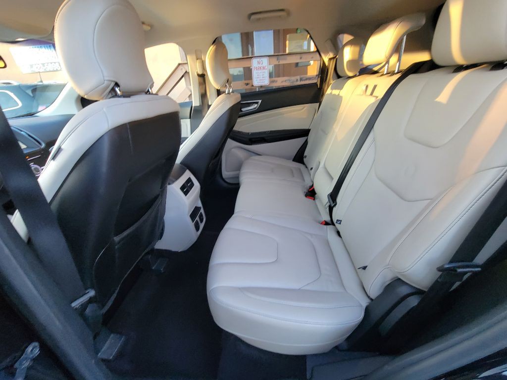 2017 Ford Edge Image 13