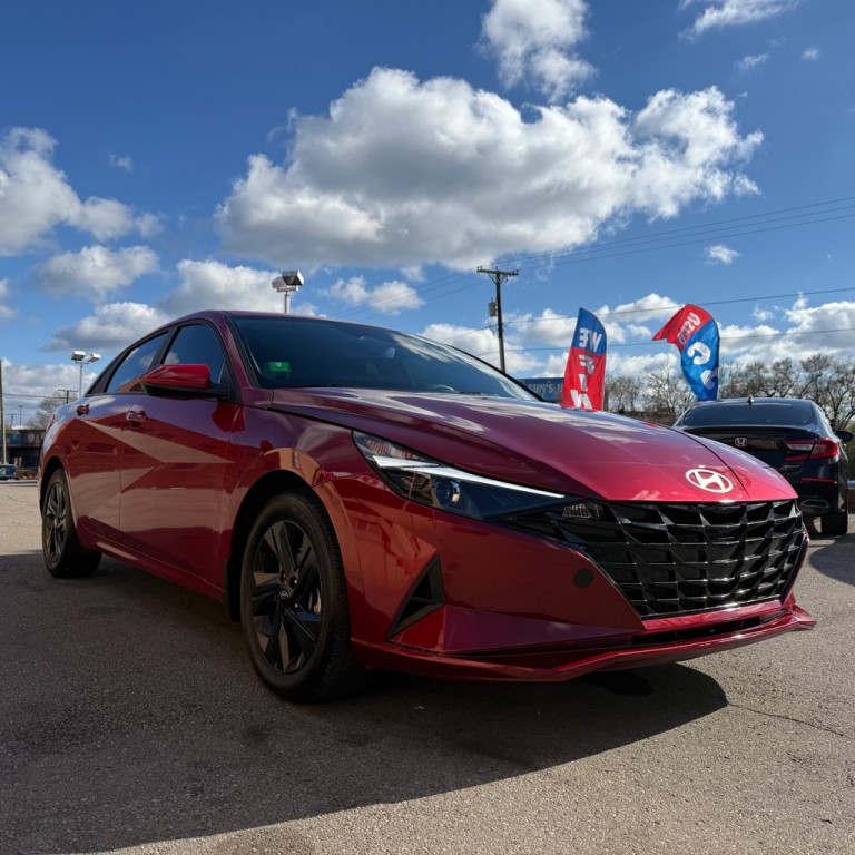 2022 Hyundai Elantra Image 3