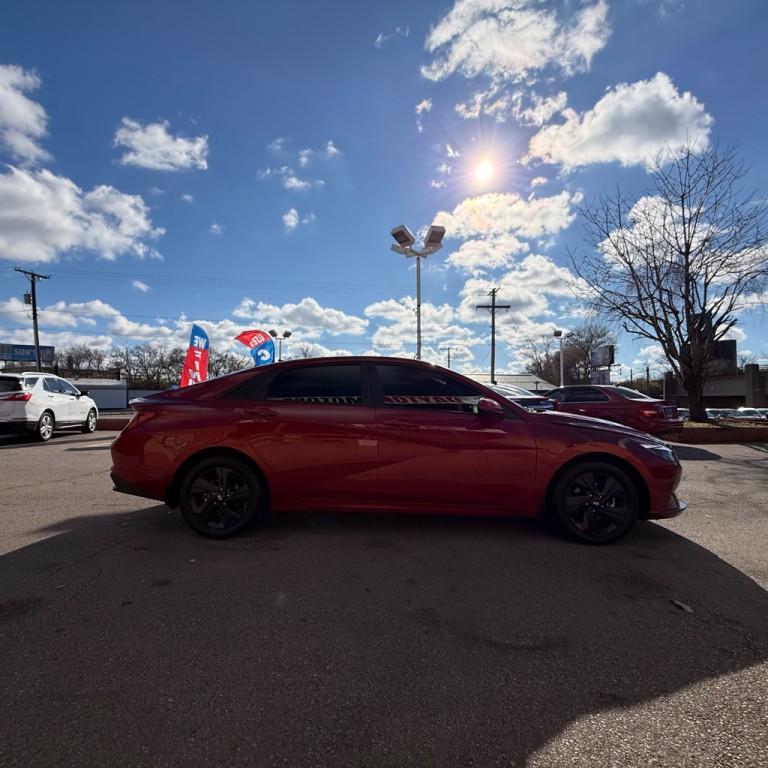 2022 Hyundai Elantra Image 4