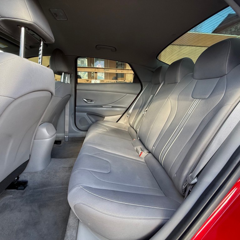 2022 Hyundai Elantra Image 10