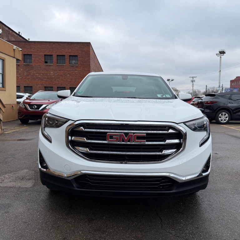 2018 GMC Terrain Image 2