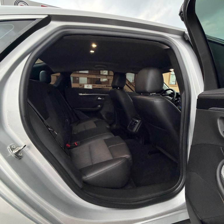 2019 Chevrolet Impala Image 12