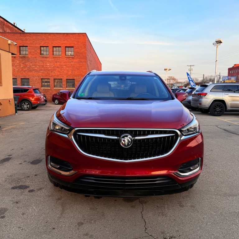 2018 Buick Enclave Image 2