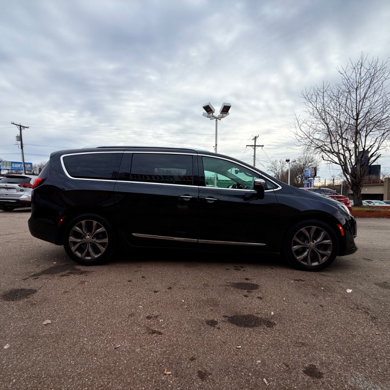 2019 Chrysler Pacifica Image 4