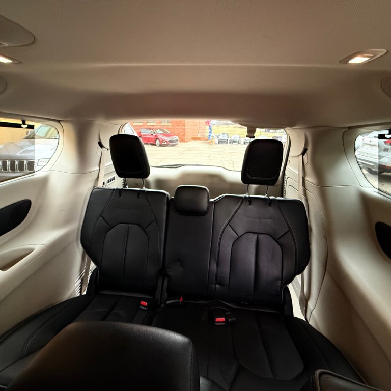 2019 Chrysler Pacifica Image 11