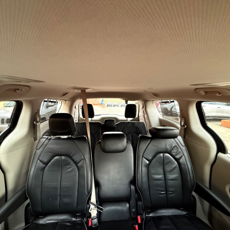 2019 Chrysler Pacifica Image 15