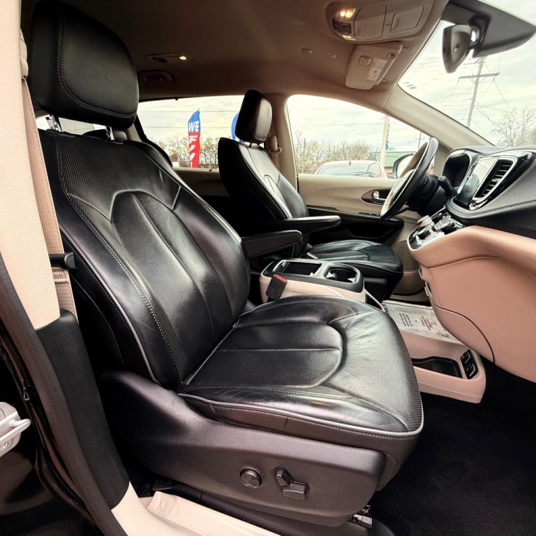 2019 Chrysler Pacifica Image 11
