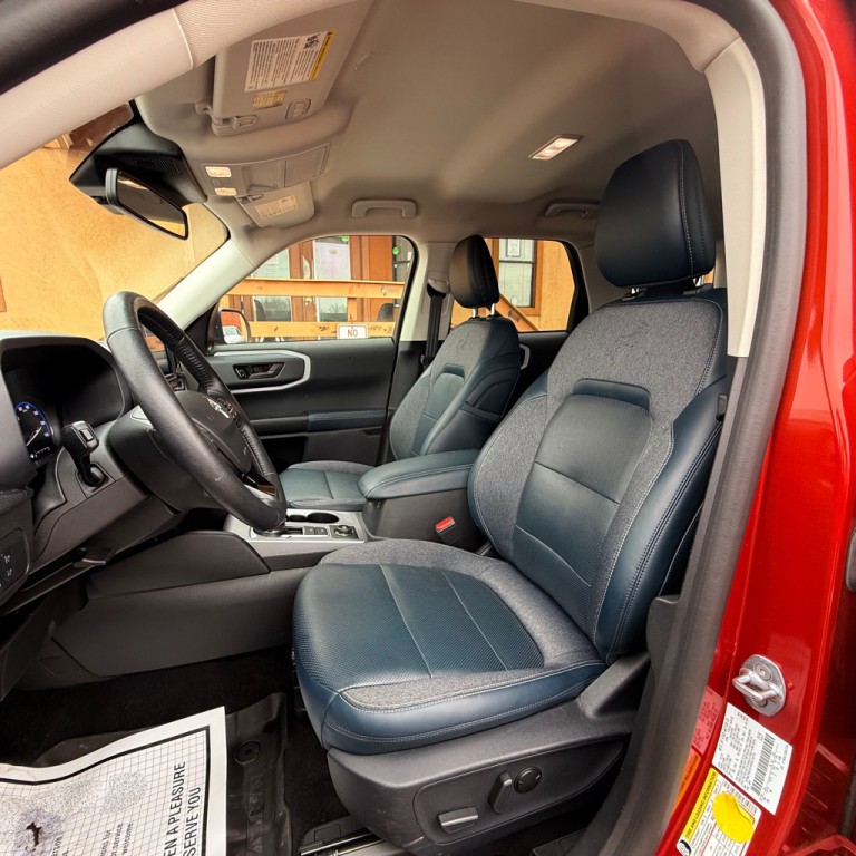 2022 Ford Bronco Image 9