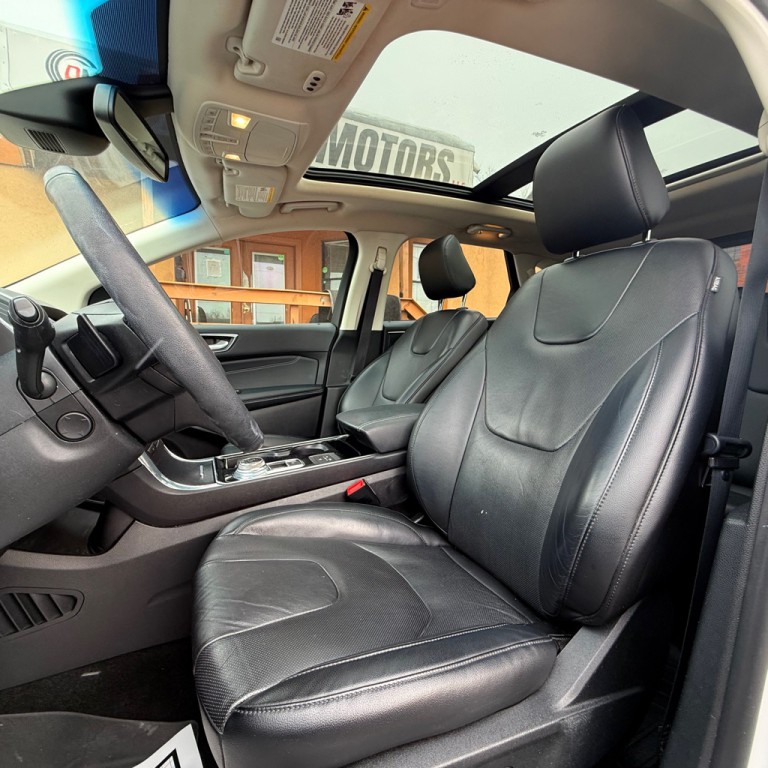 2020 Ford Edge Image 9