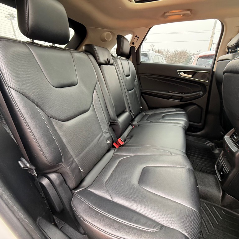 2020 Ford Edge Image 12