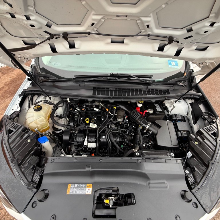 2020 Ford Edge Image 17