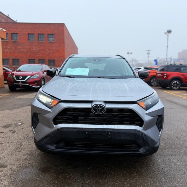 2019 Toyota Rav4 Image 2