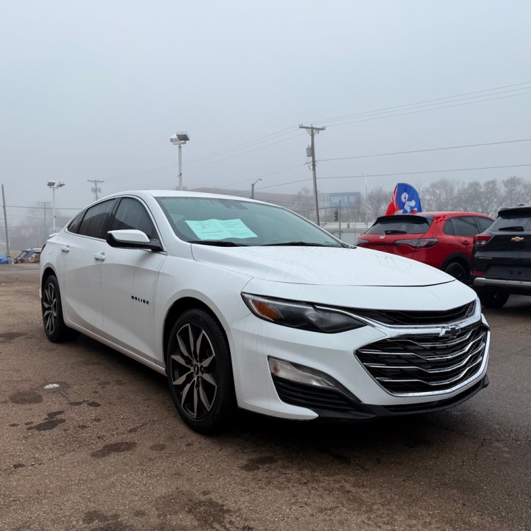 2022 Chevrolet Malibu Image 3