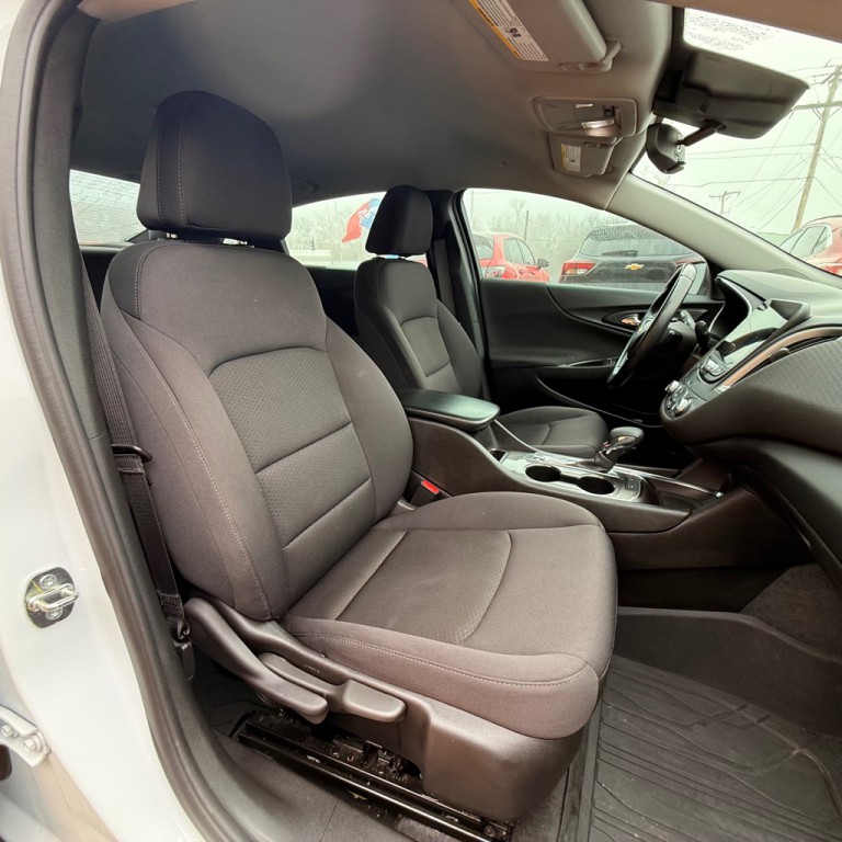 2022 Chevrolet Malibu Image 11