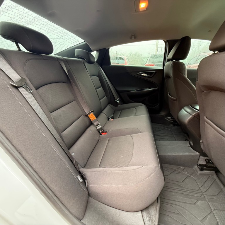 2022 Chevrolet Malibu Image 12