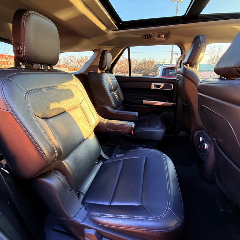 2020 Ford Explorer Image 12