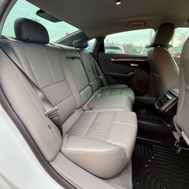 2016 Chevrolet Impala Image 12