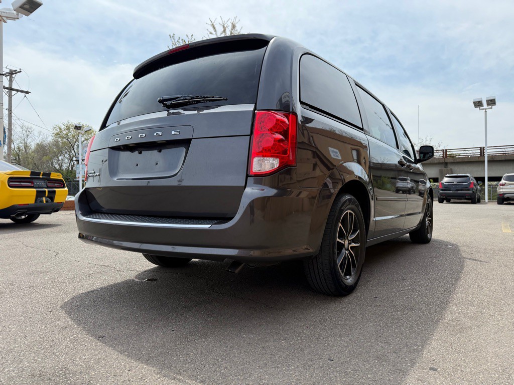 2016 Dodge Grand Caravan Image 5