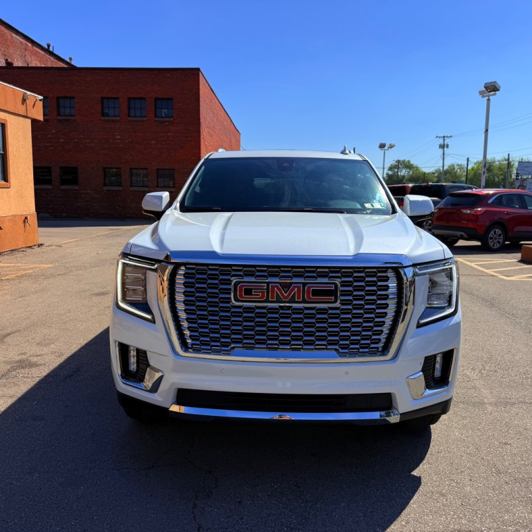 2021 GMC Yukon Image 2