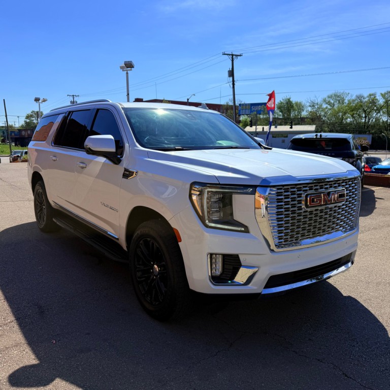 2021 GMC Yukon Image 3