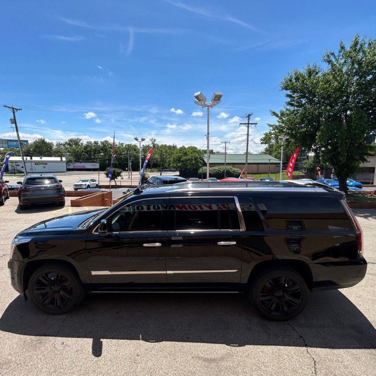 2019 Cadillac Escalade Image 4