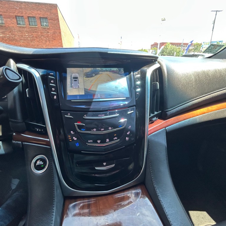 2019 Cadillac Escalade Image 19