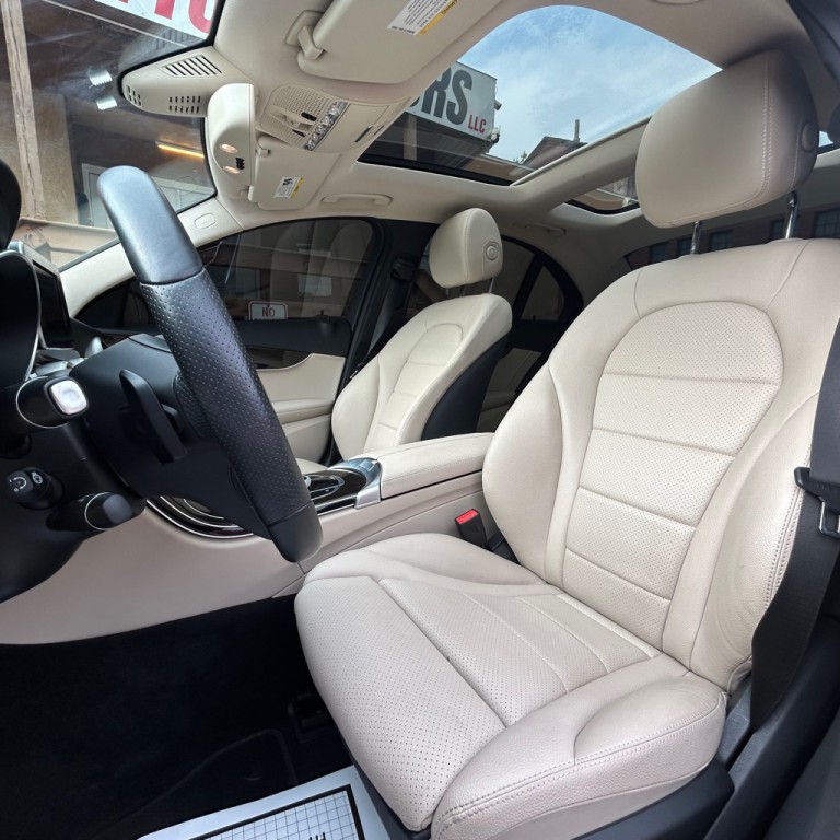 2018 Mercedes-Benz C-Class Image 9