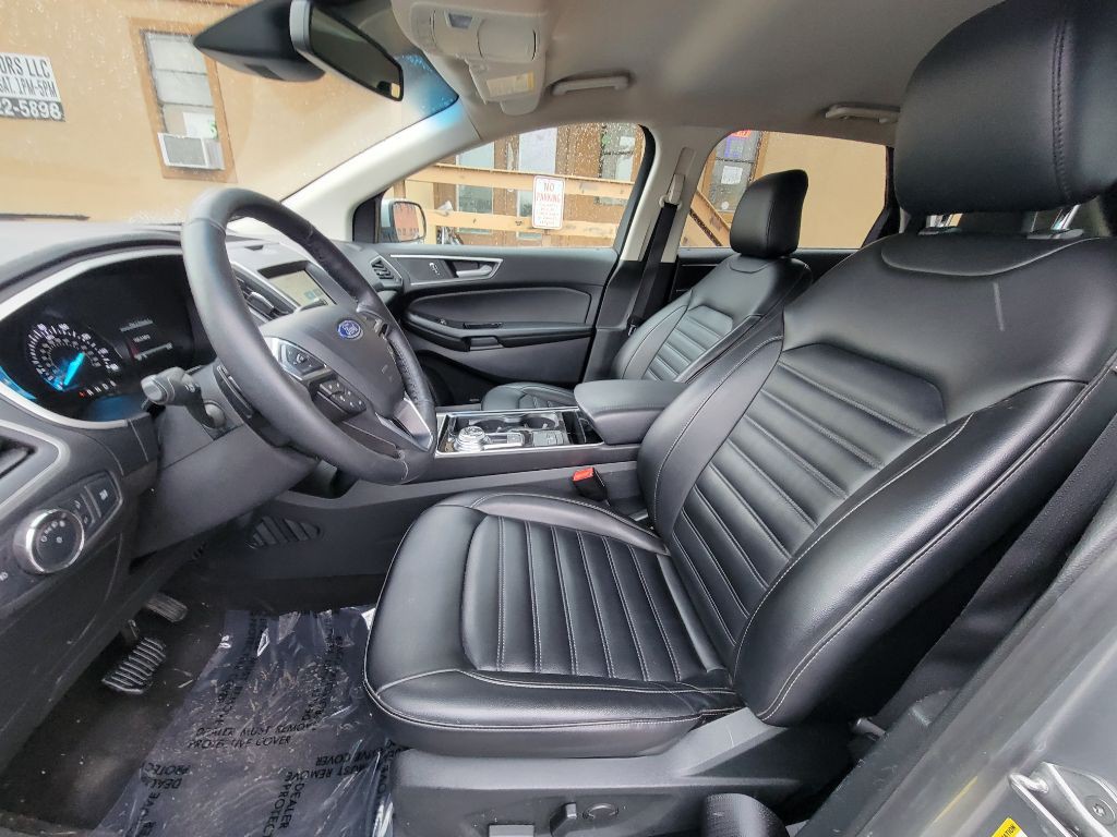 2020 Ford Edge Image 9