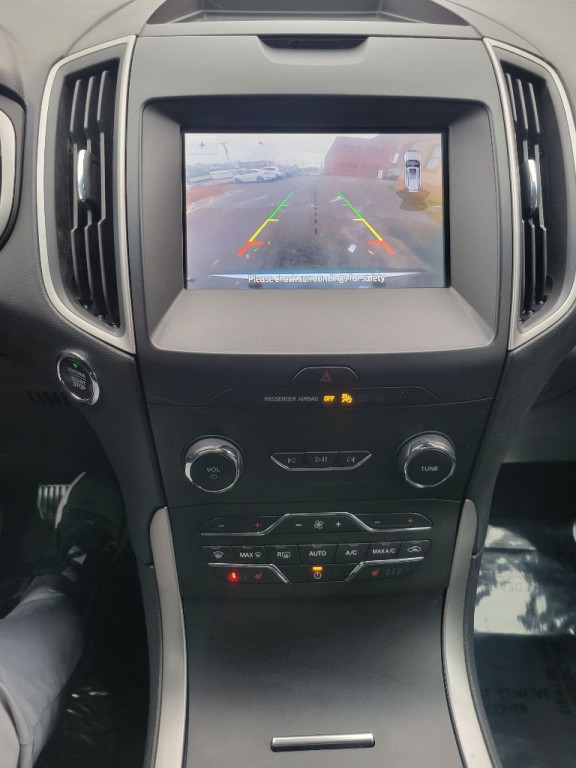2020 Ford Edge Image 11