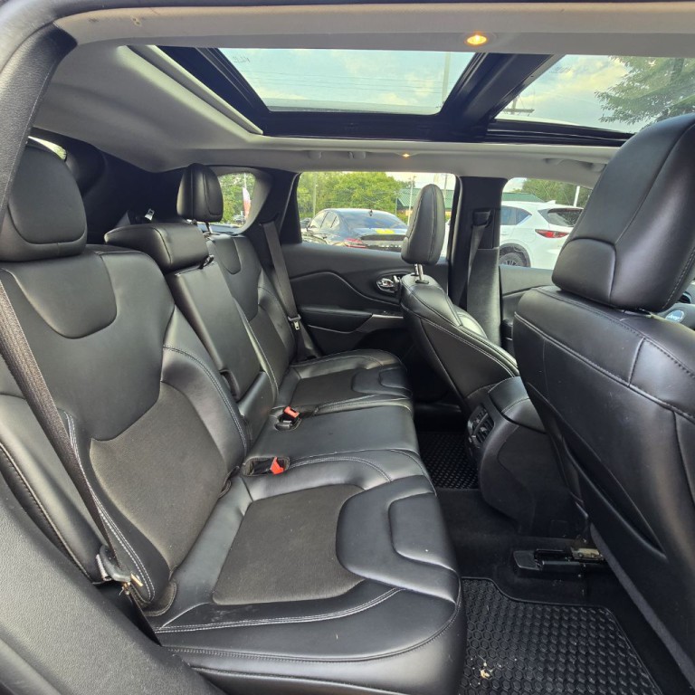 2020 Jeep Cherokee Image 10