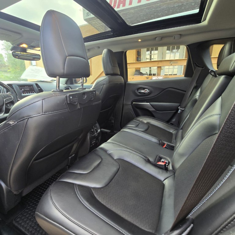 2020 Jeep Cherokee Image 11