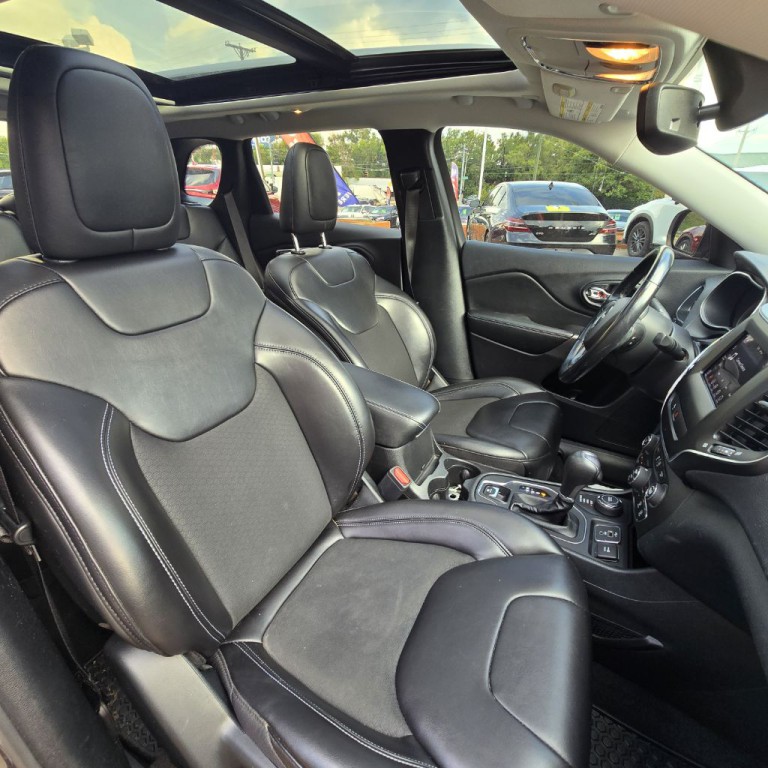 2020 Jeep Cherokee Image 12