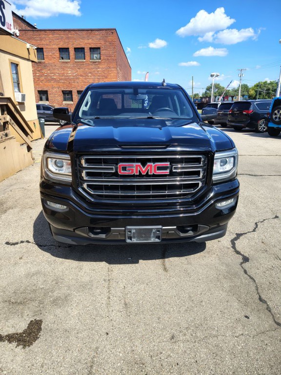 2018 GMC Sierra Image 2