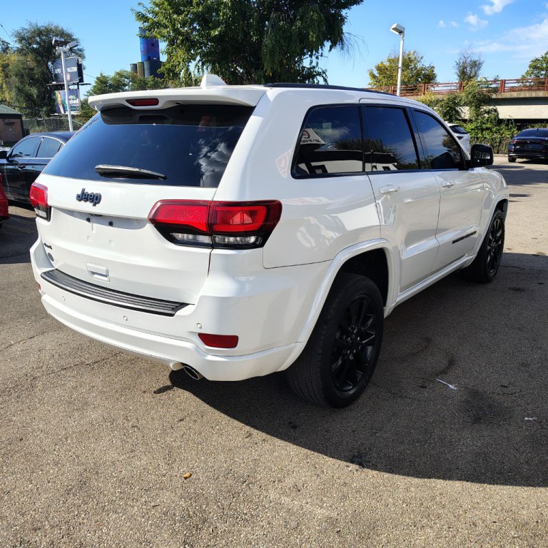 2022 Jeep Grand Cherokee Image 3